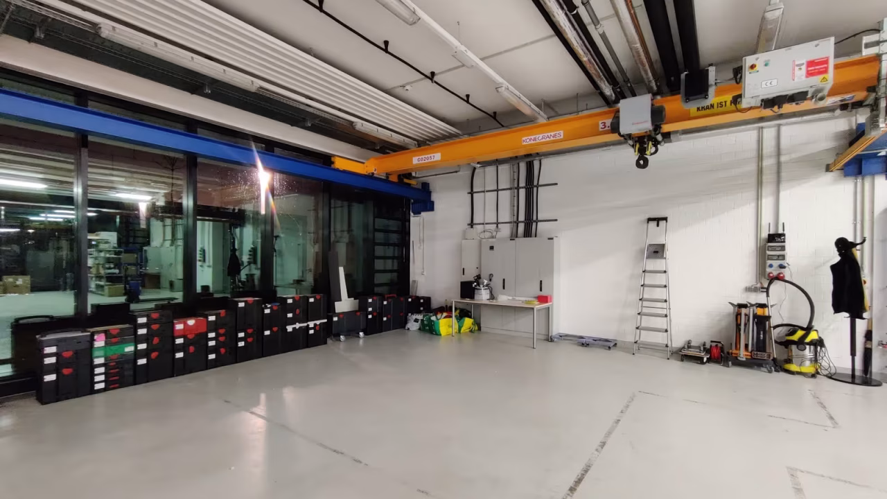 Biotech laboratory designed for food startup teams
