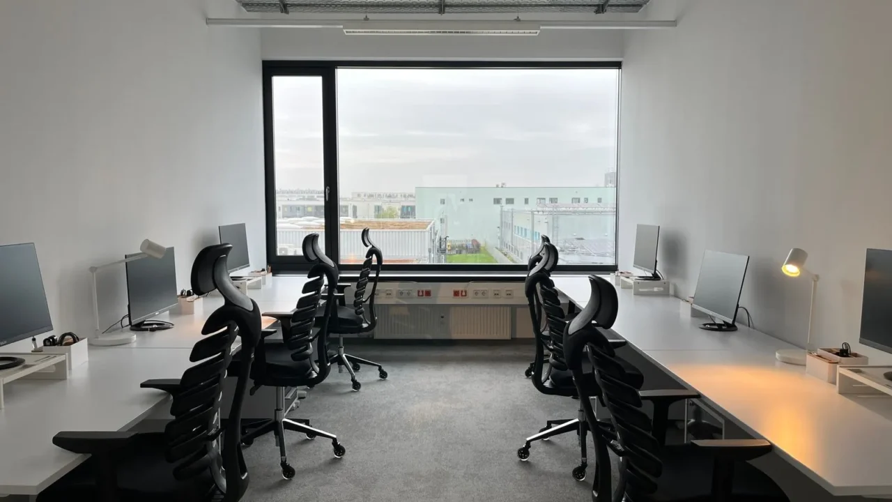 Startup-focused biotech lab architecture